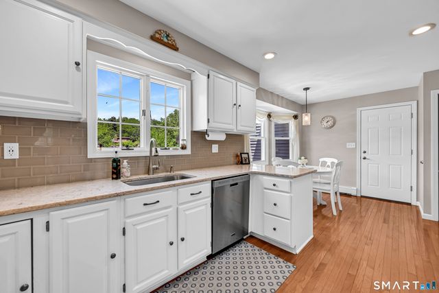 18 Carriage Drive, Burlington, CT 06013