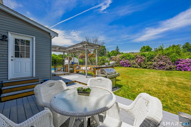 18 Carriage Drive, Burlington, CT 06013