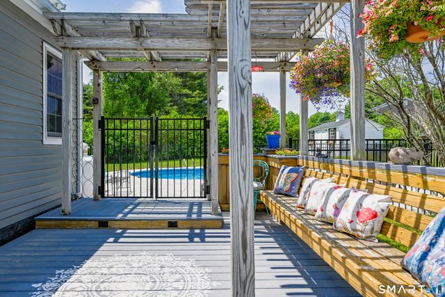 18 Carriage Drive, Burlington, CT 06013