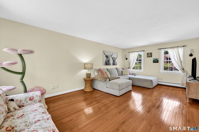 18 Carriage Drive, Burlington, CT 06013