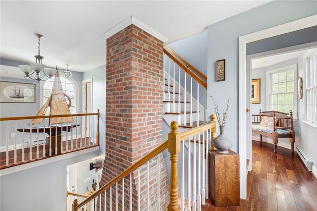 30 Madison Avenue, Portsmouth, RI 02872