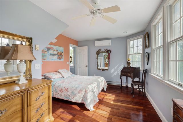 30 Madison Avenue, Portsmouth, RI 02872