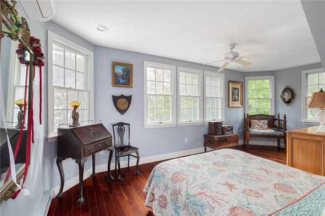 30 Madison Avenue, Portsmouth, RI 02872