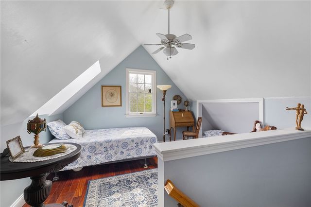 30 Madison Avenue, Portsmouth, RI 02872