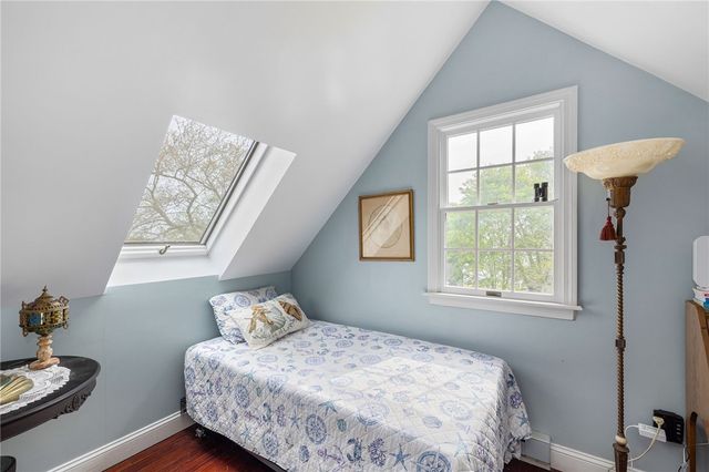 30 Madison Avenue, Portsmouth, RI 02872