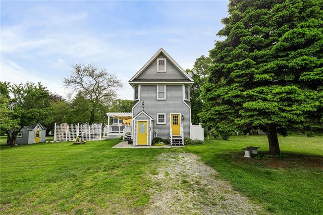 30 Madison Avenue, Portsmouth, RI 02872