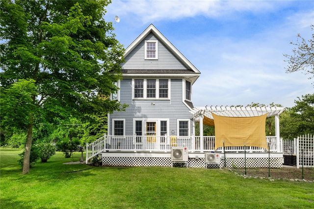 30 Madison Avenue, Portsmouth, RI 02872