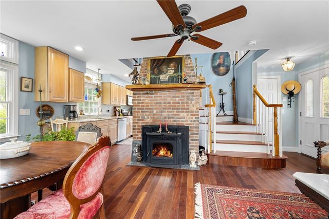 30 Madison Avenue, Portsmouth, RI 02872