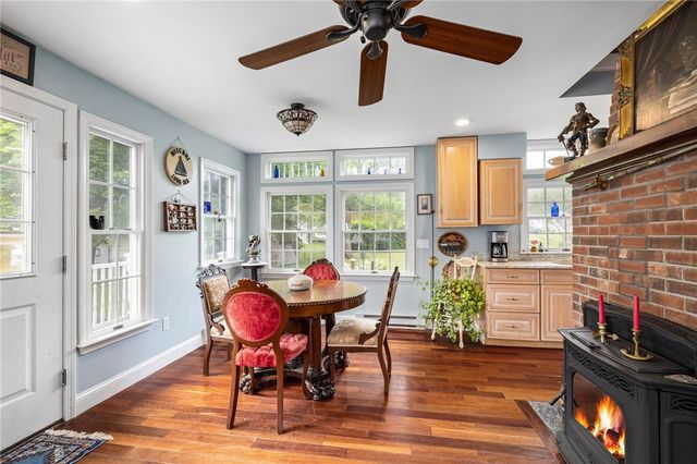 30 Madison Avenue, Portsmouth, RI 02872