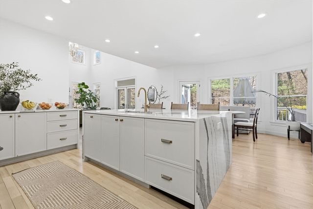 6 Sandy Hill Rd, Wayland, MA 01778
