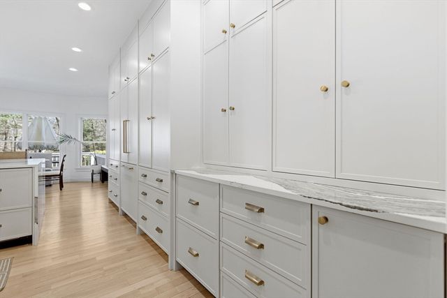 6 Sandy Hill Rd, Wayland, MA 01778
