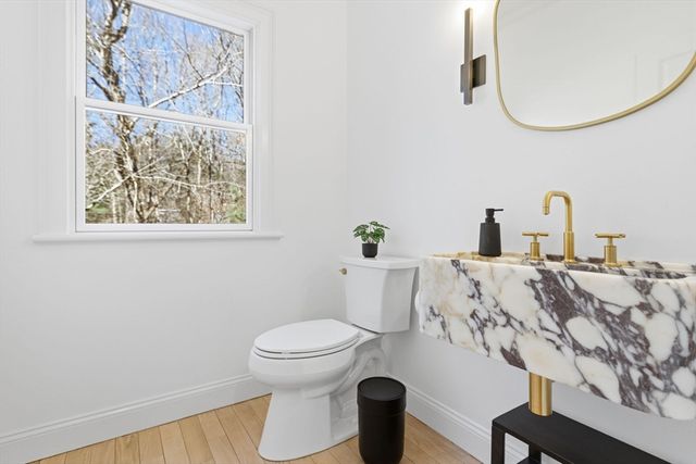 6 Sandy Hill Rd, Wayland, MA 01778