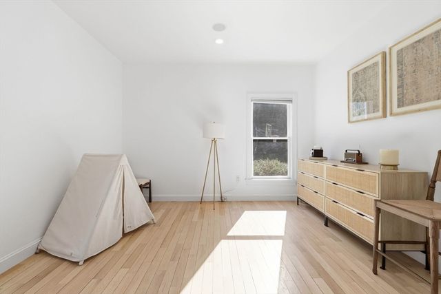 6 Sandy Hill Rd, Wayland, MA 01778
