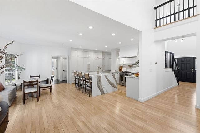 6 Sandy Hill Rd, Wayland, MA 01778