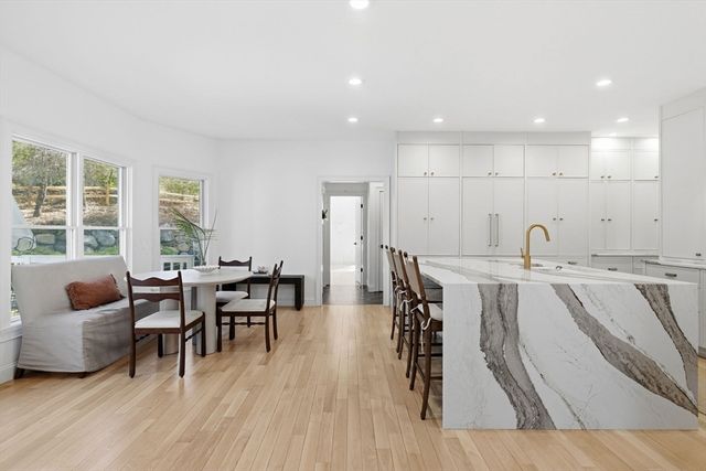 6 Sandy Hill Rd, Wayland, MA 01778