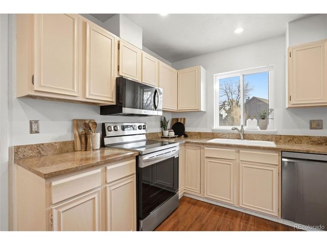 2418 S Victor St A, Aurora, CO 80014