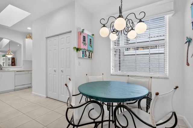 9848 Crescent View Drive S, Boynton Beach, FL 33437