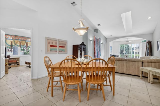 9848 Crescent View Drive S, Boynton Beach, FL 33437