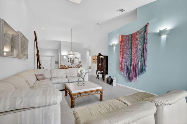 9848 Crescent View Drive S, Boynton Beach, FL 33437