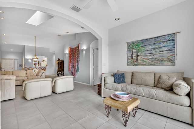 9848 Crescent View Drive S, Boynton Beach, FL 33437