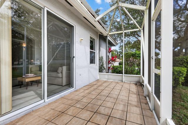 9848 Crescent View Drive S, Boynton Beach, FL 33437