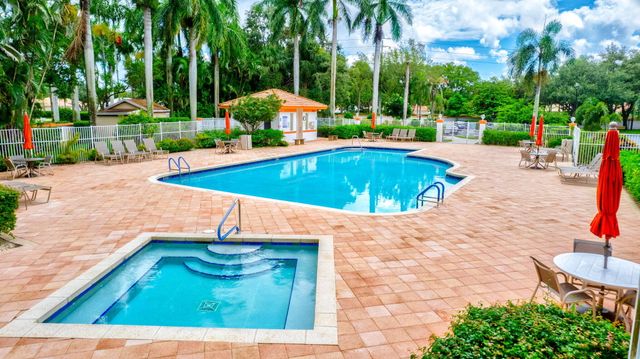 9848 Crescent View Drive S, Boynton Beach, FL 33437