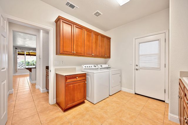 2184 Mt Errigal Ln, Lincoln, CA 95648
