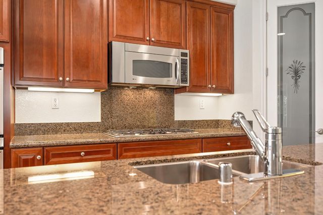 2184 Mt Errigal Ln, Lincoln, CA 95648