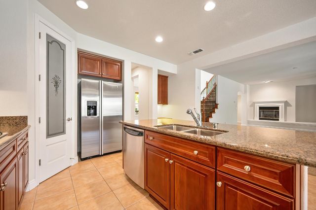 2184 Mt Errigal Ln, Lincoln, CA 95648