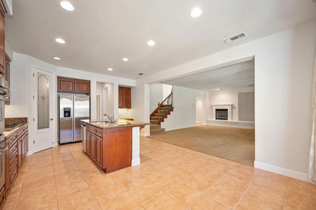 2184 Mt Errigal Ln, Lincoln, CA 95648