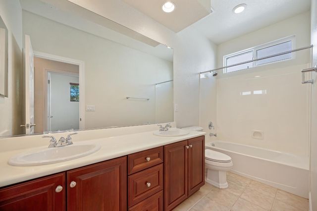 2184 Mt Errigal Ln, Lincoln, CA 95648