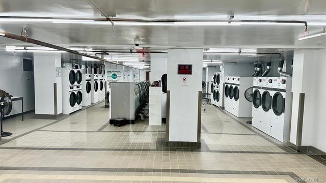 61-20 Grand Central Parkway C1102, Forest Hills, NY 11375