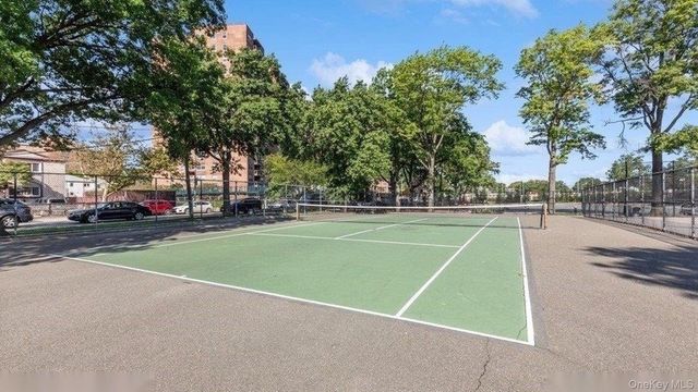 61-20 Grand Central Parkway C1102, Forest Hills, NY 11375