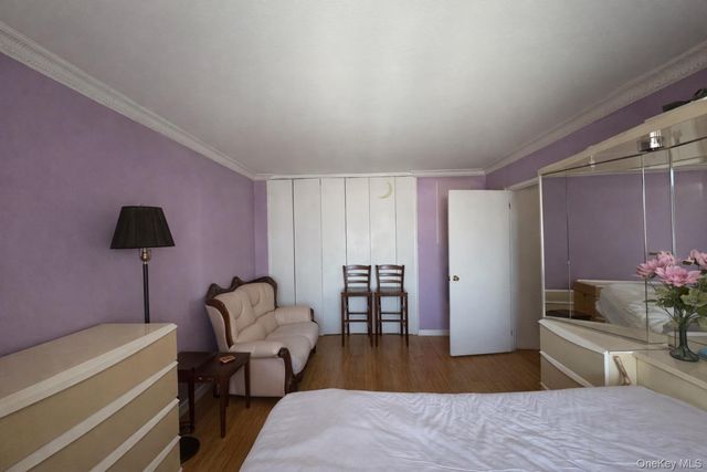 61-20 Grand Central Parkway C1102, Forest Hills, NY 11375