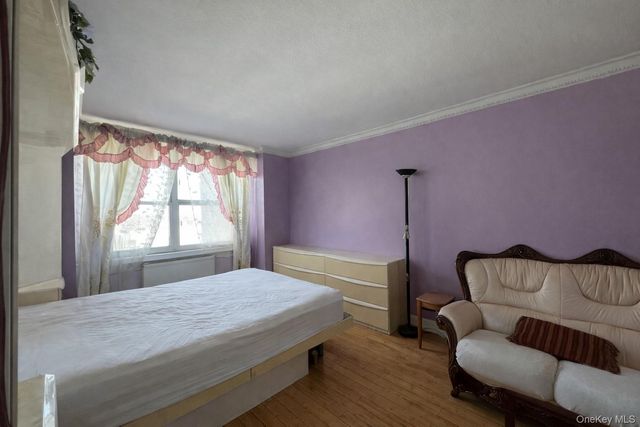 61-20 Grand Central Parkway C1102, Forest Hills, NY 11375