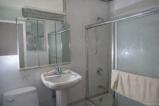 61-20 Grand Central Parkway C1102, Forest Hills, NY 11375