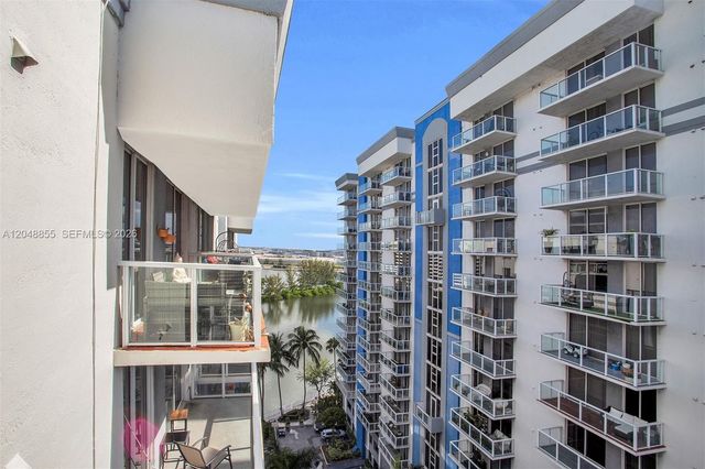 5091 NW 7th St TS-11, Miami, FL 33126