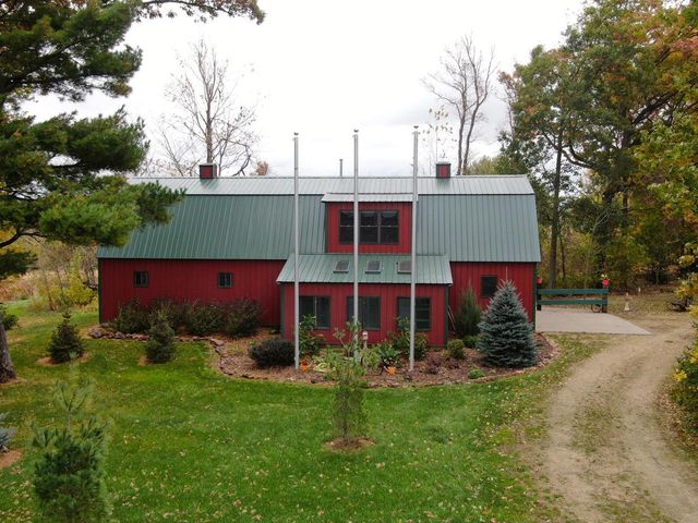 S1814 Stenslien LANE, Westby, WI 54667