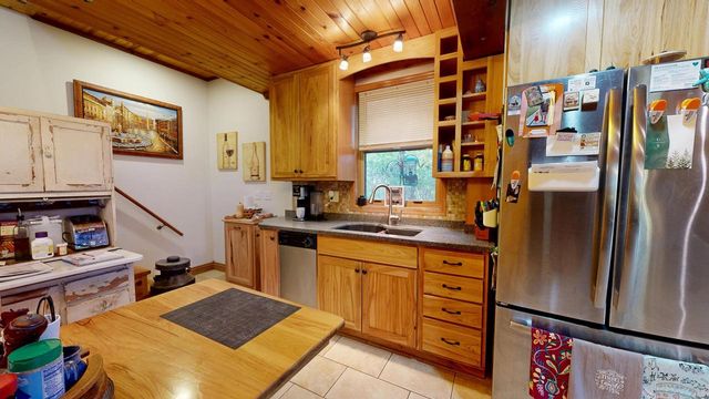 S1814 Stenslien LANE, Westby, WI 54667