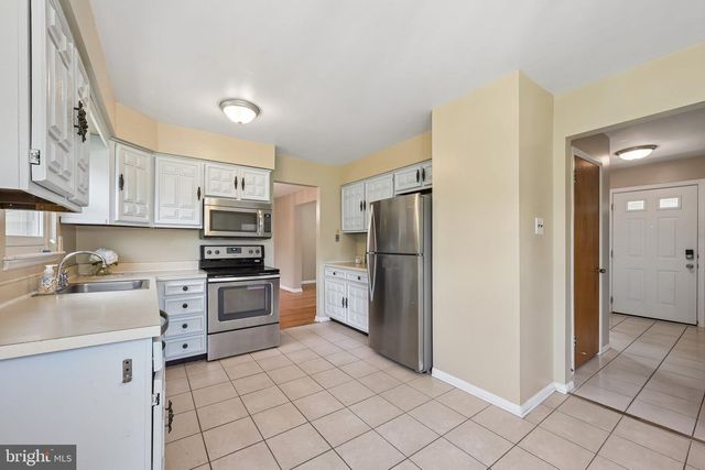 649 CORNWALLIS DR, Mount Laurel, NJ 08054