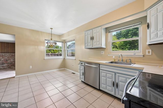 649 CORNWALLIS DR, Mount Laurel, NJ 08054