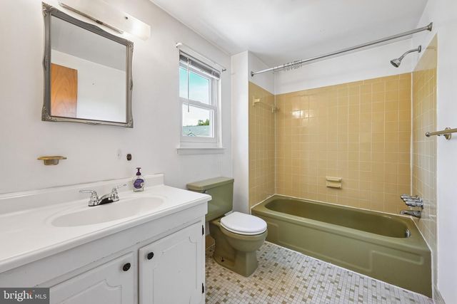649 CORNWALLIS DR, Mount Laurel, NJ 08054