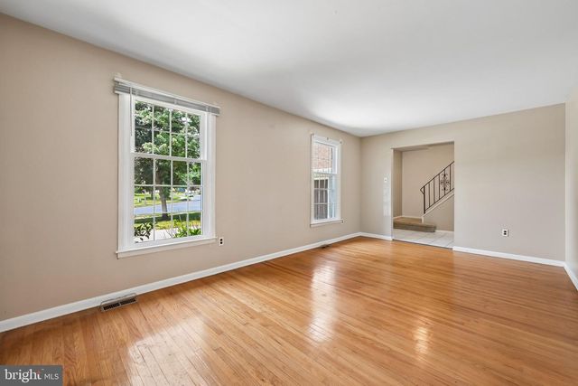 649 CORNWALLIS DR, Mount Laurel, NJ 08054