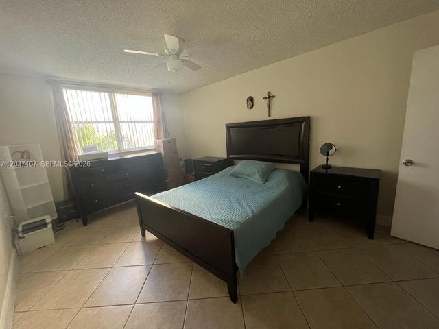 8215 Lake Dr 401, Doral, FL 33166