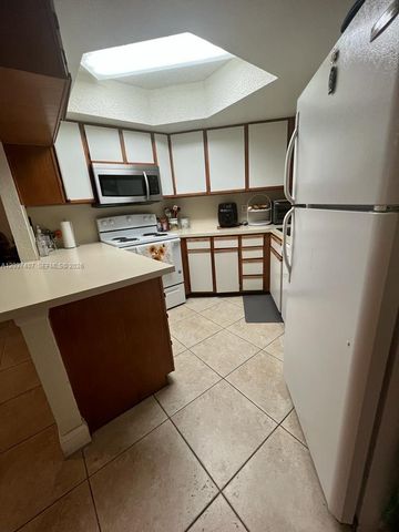 8215 Lake Dr 401, Doral, FL 33166