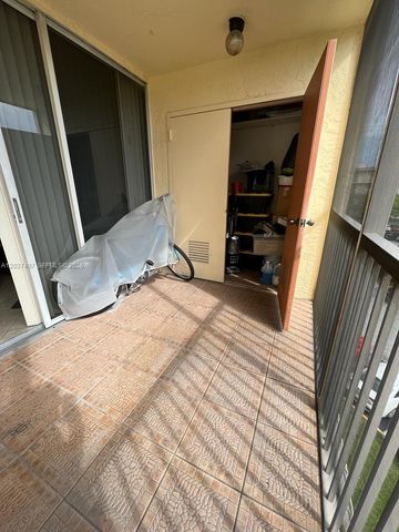 8215 Lake Dr 401, Doral, FL 33166