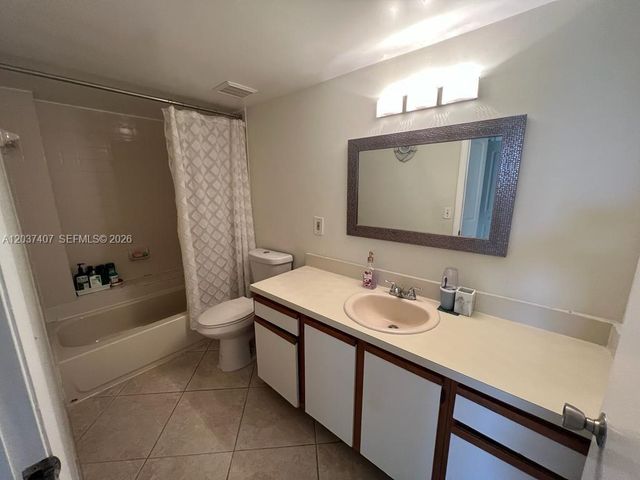 8215 Lake Dr 401, Doral, FL 33166