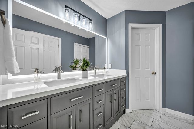 12066 Nathaniel Lane, Twinsburg, OH 44087
