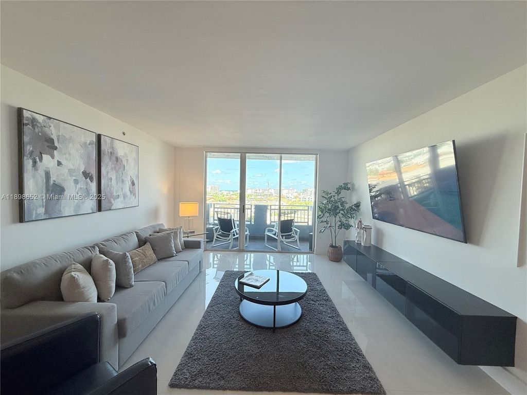 90 Alton Rd 909, Miami Beach, FL 33139