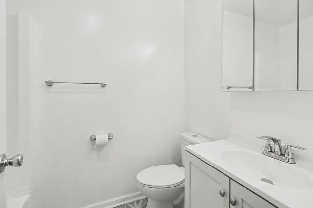 1140 W 59th Place, Merrillville, IN 46410